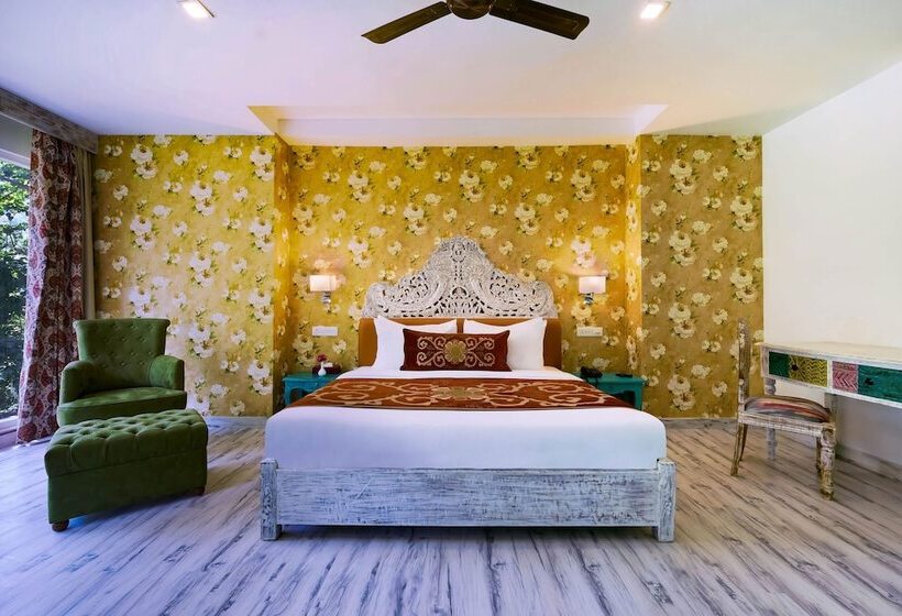 Отель Summit By The Ganges Beach Resort & Spa