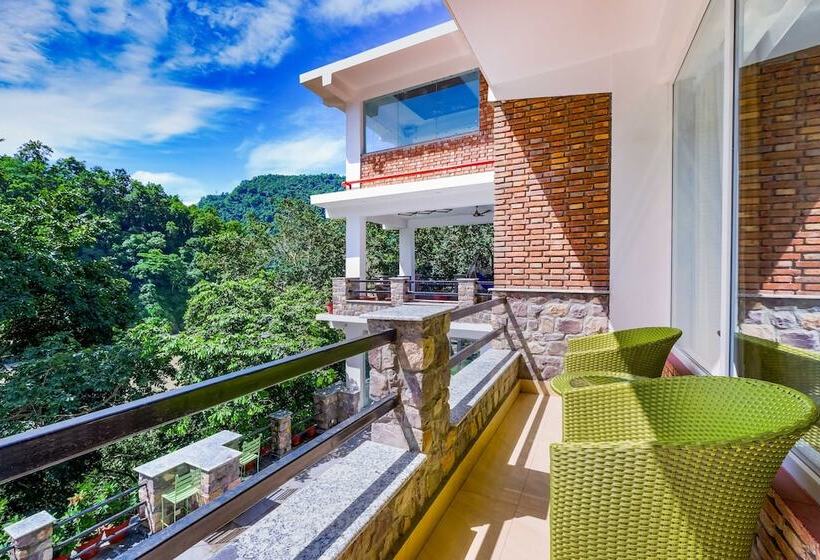 Отель Summit By The Ganges Beach Resort & Spa