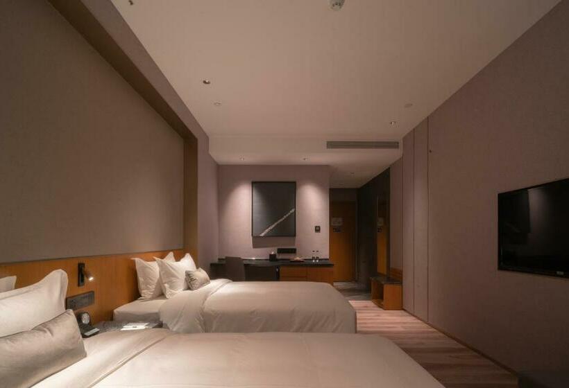 Отель The Luzerne