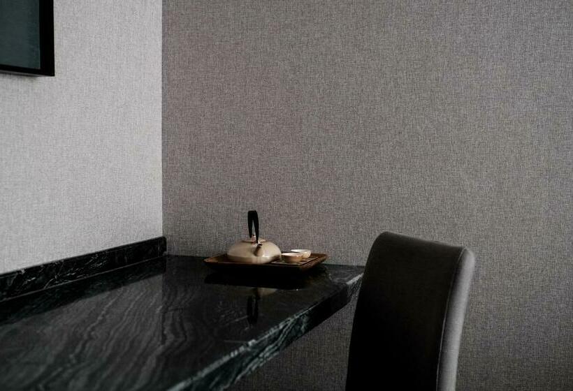 Отель The Luzerne