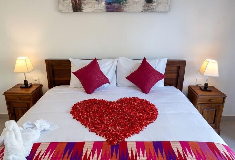 펜션 Surya Maha Bungallo