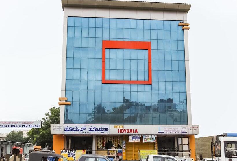 Spot On 49517 Hotel Hoysala Deluxe Lodging & Restaurant