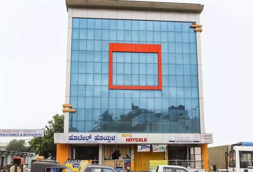 Spot On 49517 Hotel Hoysala Deluxe Lodging & Restaurant