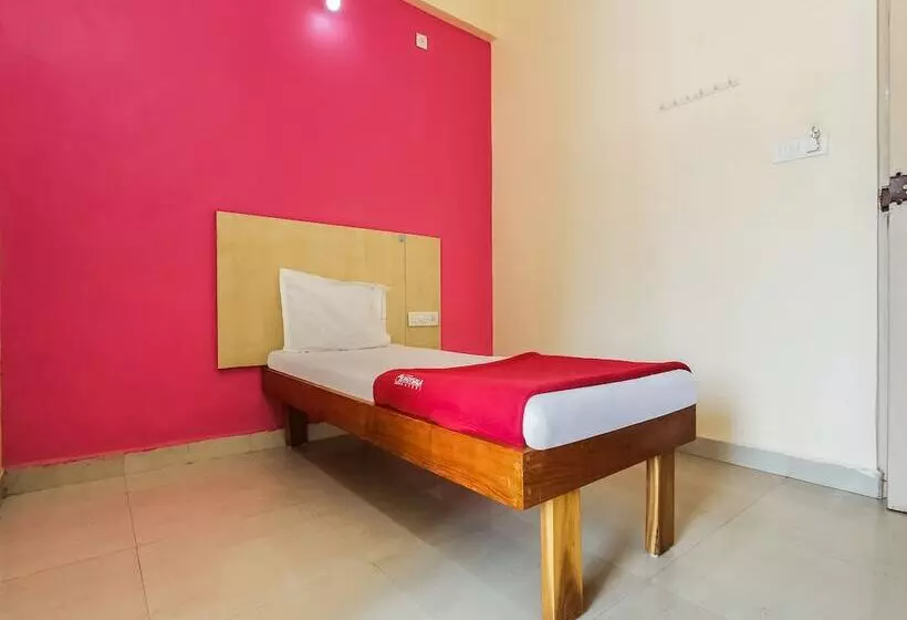 Spot On 49517 Hotel Hoysala Deluxe Lodging & Restaurant