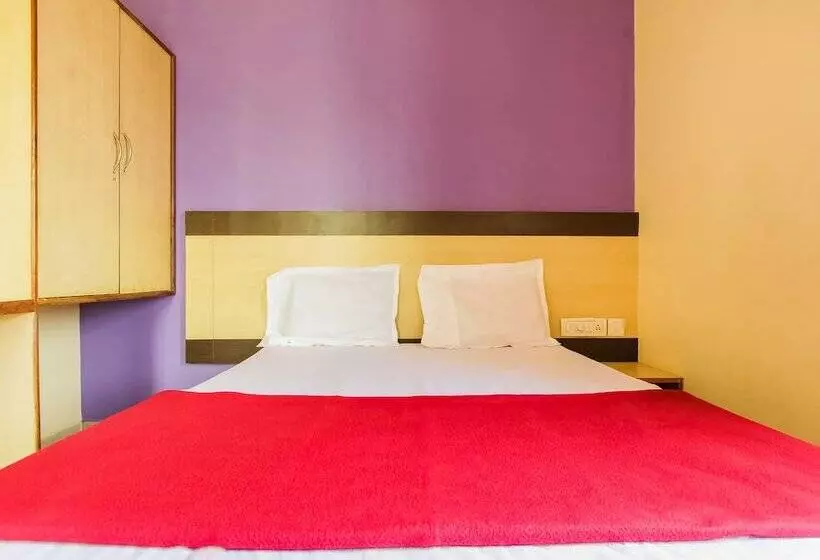 Spot On 49517 Hotel Hoysala Deluxe Lodging & Restaurant