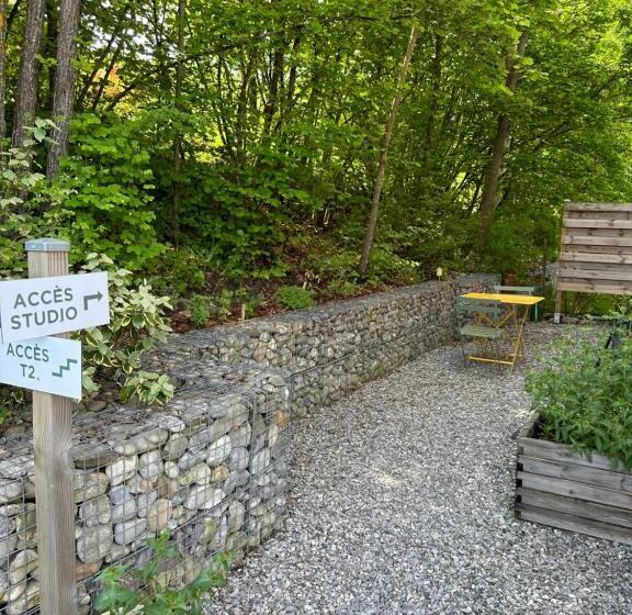 تختخواب و صبحانه Une Pause Au Vert Studio 2 Personnes