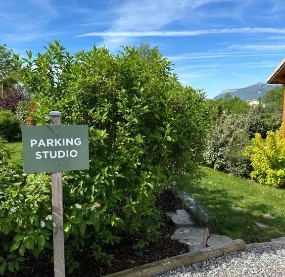 Aamiaismajoitus (B&B) Une Pause Au Vert Studio 2 Personnes