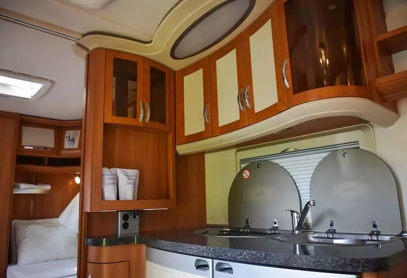 Hotelli Big Game On Wheels   Wilpattu