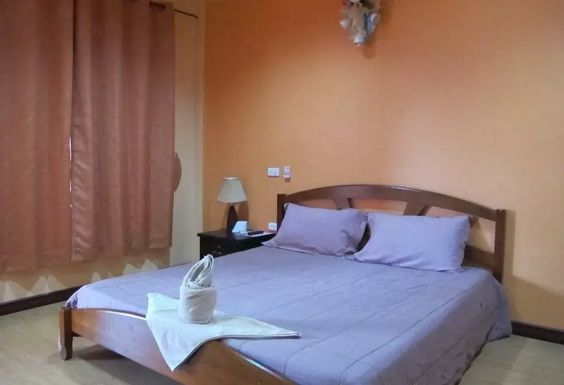 Hotelli Buachompoo Resort Suratthani