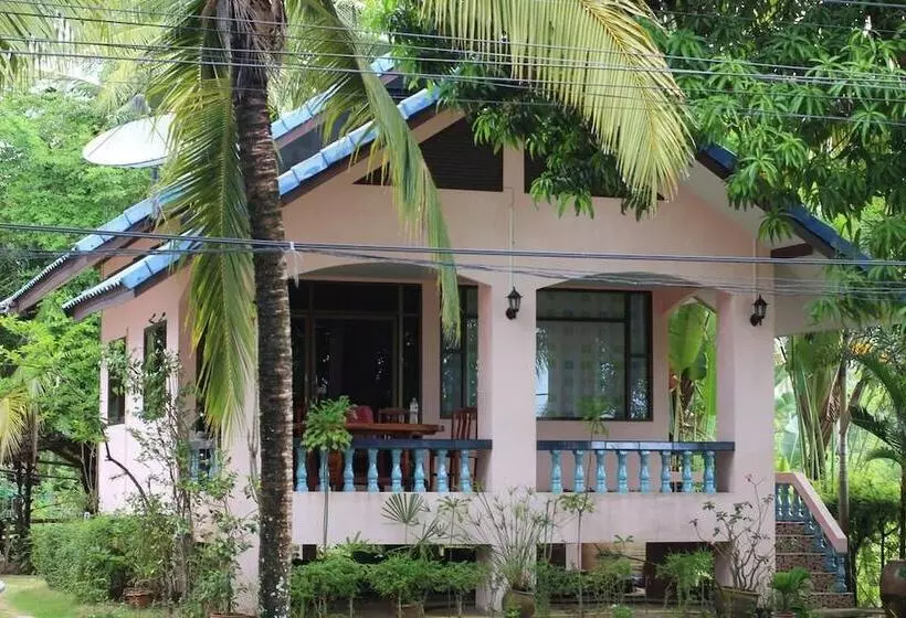 Hotelli Chaiwat Resort