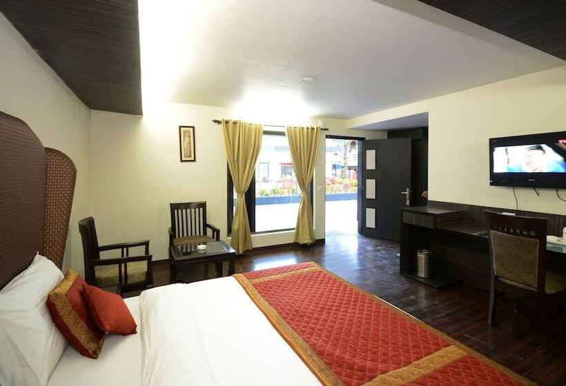 Hotel Raj Bilas Palace