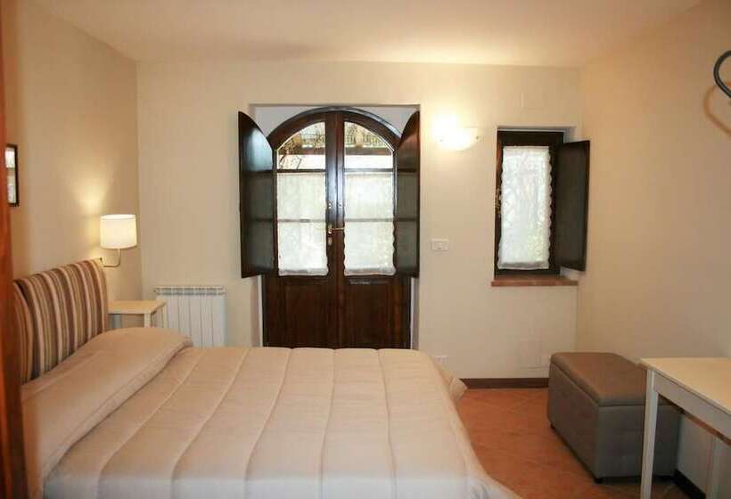 فندق ريفى Colleparadiso