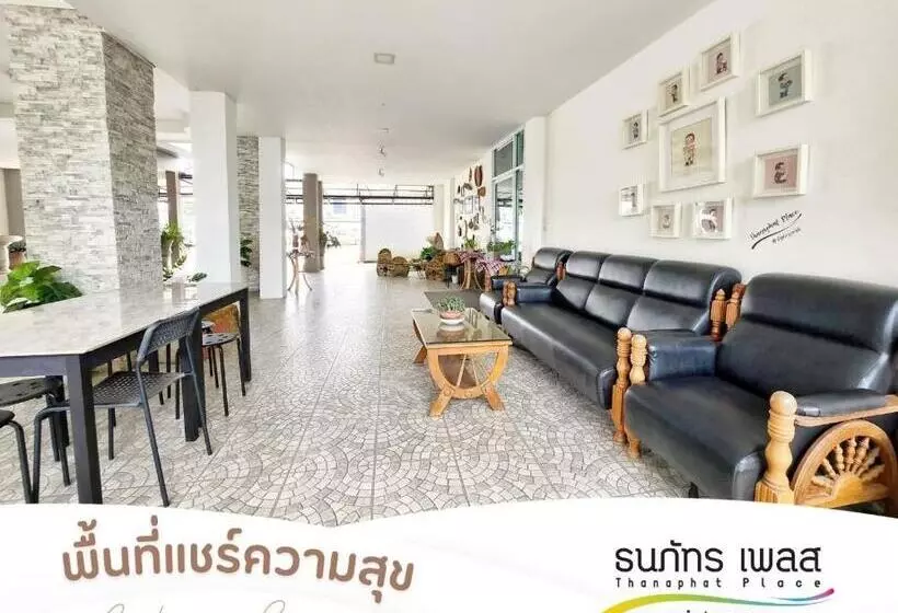 Hotelli Thanaphat Place