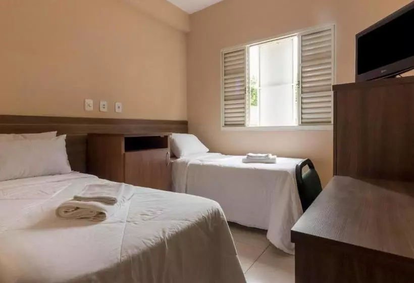 Hotelli Vale Das Pedras