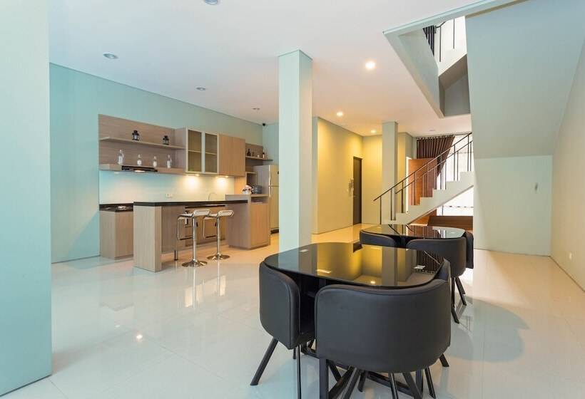 פנסיון Reddoorz Near Lippo Village