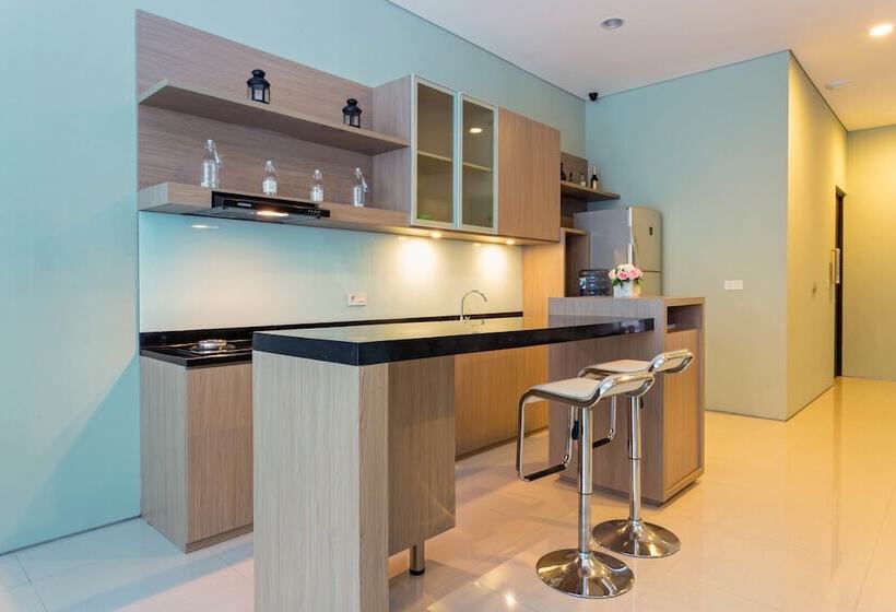 פנסיון Reddoorz Near Lippo Village