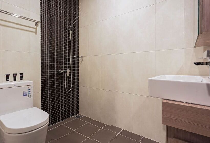 פנסיון Reddoorz Near Lippo Village