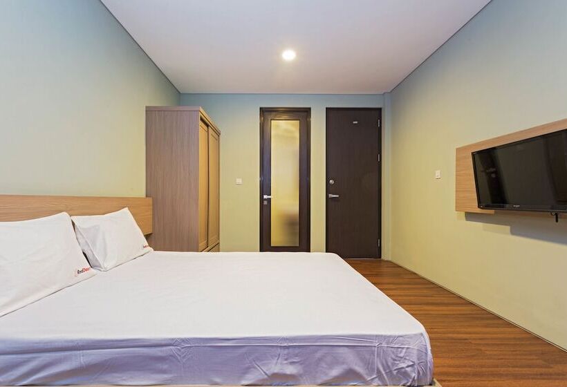 פנסיון Reddoorz Near Lippo Village