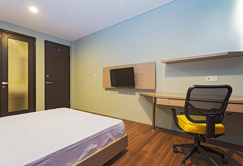 פנסיון Reddoorz Near Lippo Village