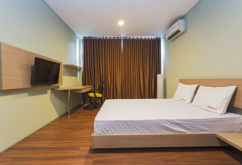 פנסיון Reddoorz Near Lippo Village