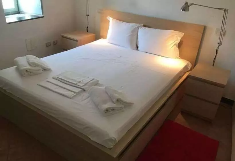 Residenssi Stunning Medieval Setting Surrounded By Mountains