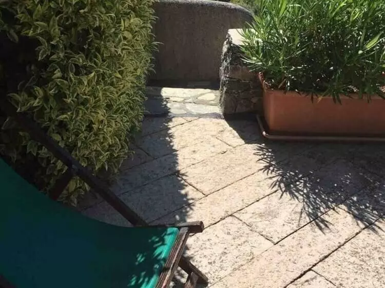 Residenssi Stunning Medieval Setting Surrounded By Mountains