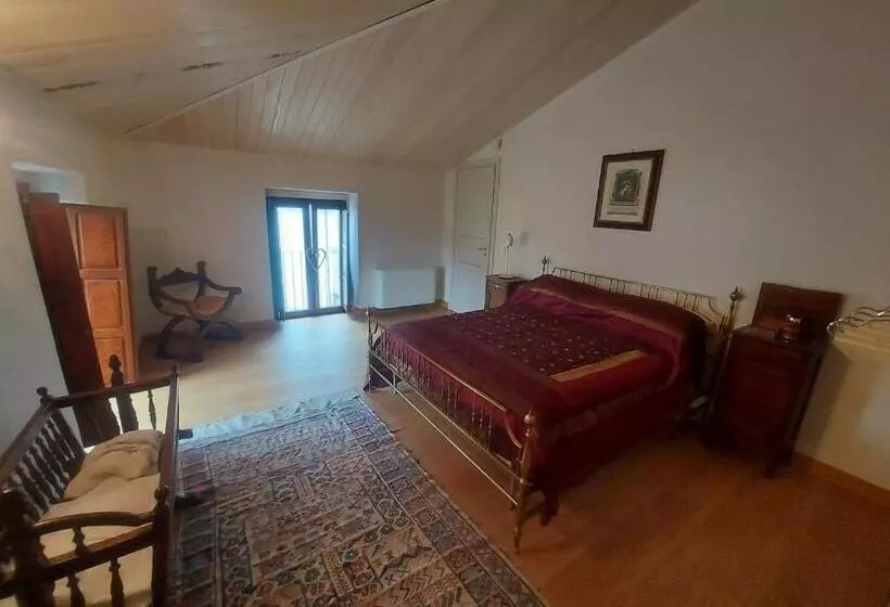 Aamiaismajoitus (B&B) Palazzo Scura