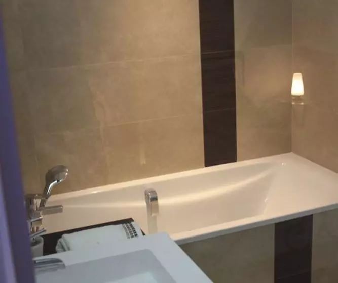 Aamiaismajoitus (B&B) Relais De Vergy