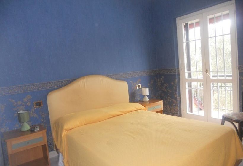 ホテル Arco Di Magliano