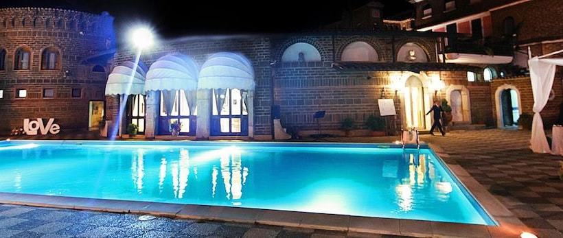 ホテル Arco Di Magliano