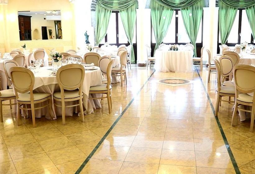 ホテル Arco Di Magliano