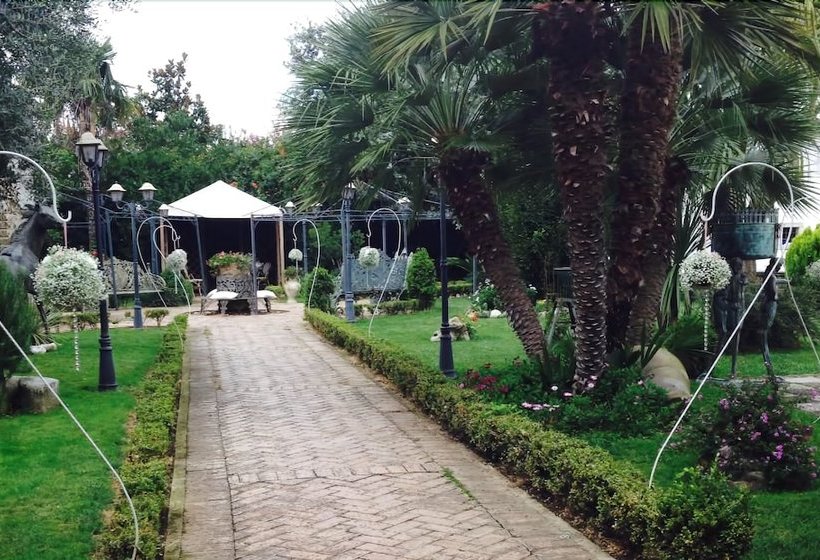 ホテル Arco Di Magliano