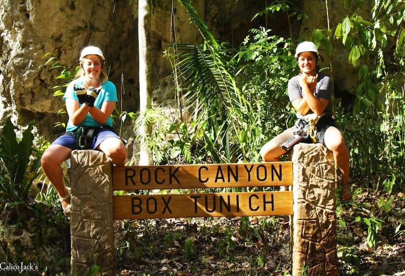 هتل Calico Jack S Village