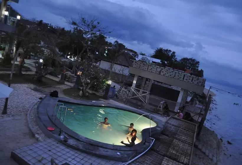 Hotelli Cemara S Beach Homestay