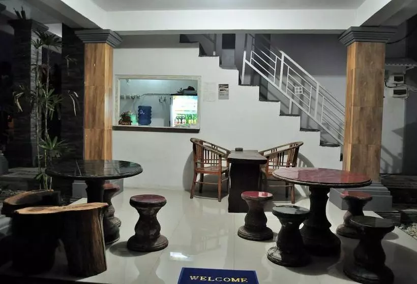 Hotelli Cemara S Beach Homestay