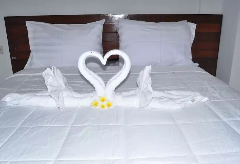 Hotelli Cemara S Beach Homestay