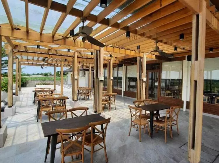 Hotelli Estancia De Lorenzo Tarlac