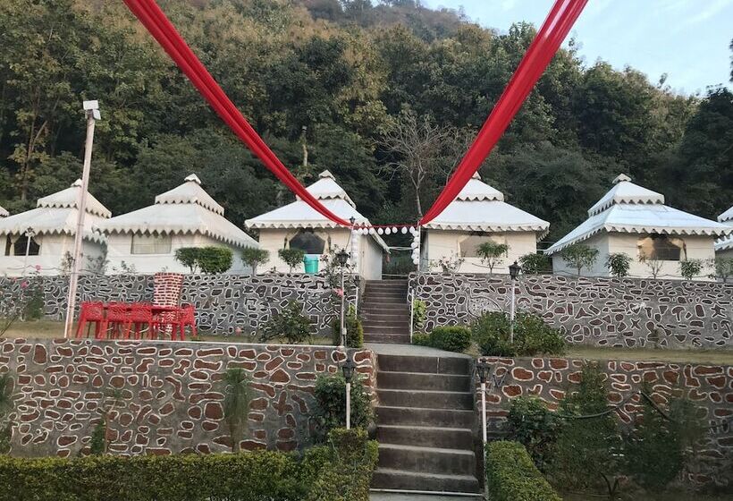 Hotel Morni Hills Resort