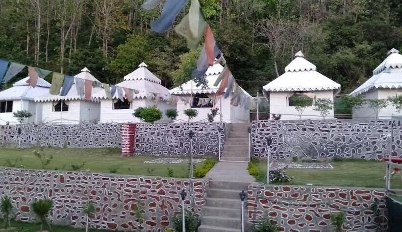 Hotel Morni Hills Resort