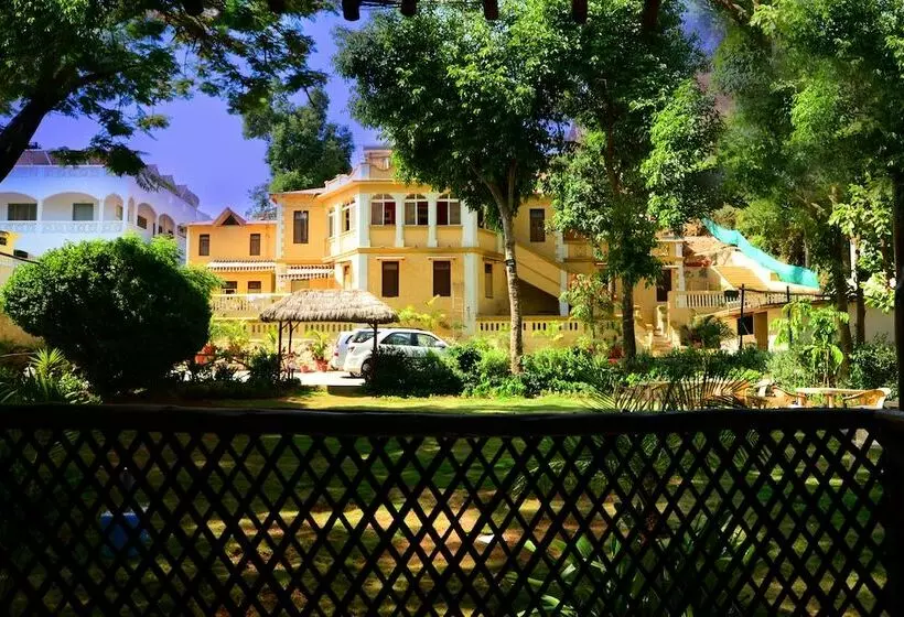 ホテル Mount Villa