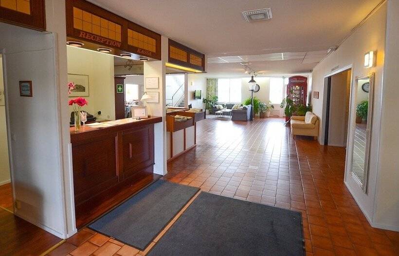 בית מלון כפרי Sea Front