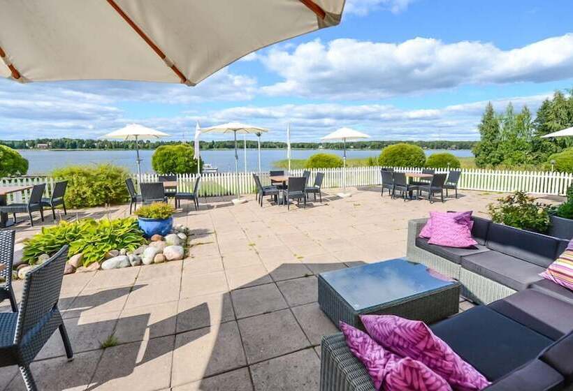 בית מלון כפרי Sea Front