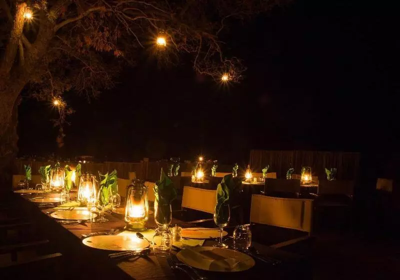 Hotelli Shepherds Tree Game Reserve