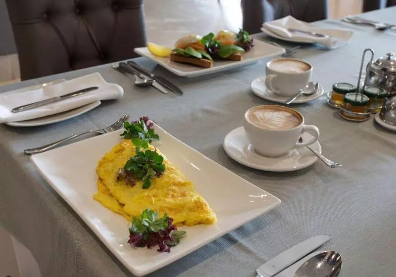 Hotelli Shepherds Tree Game Reserve