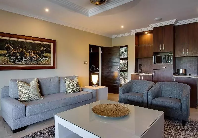 Hotelli Shepherds Tree Game Reserve