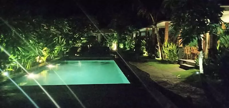 ホテル Singabu Bungalows