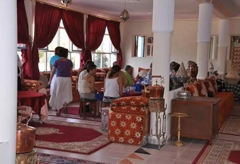 ホテル Village Touristique Bougafer