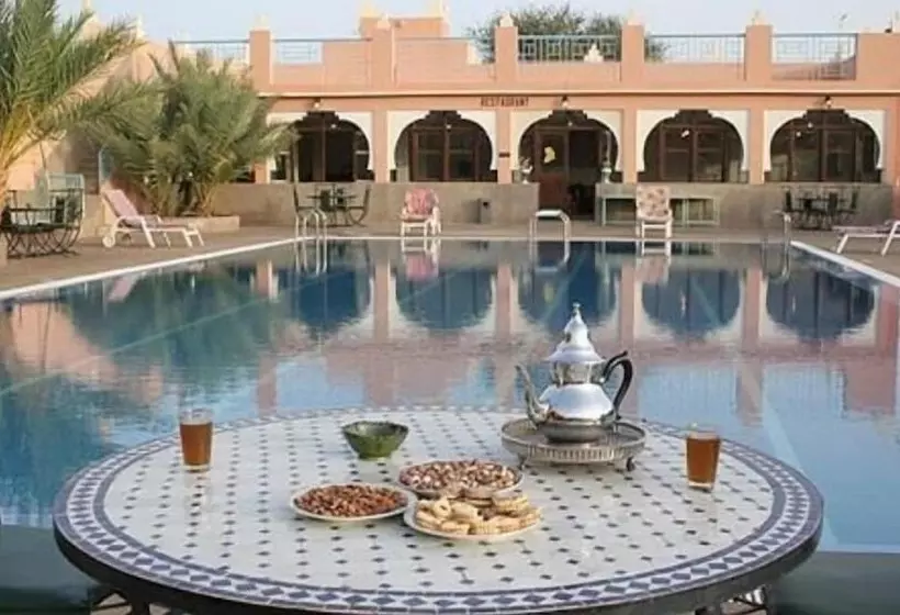 ホテル Village Touristique Bougafer