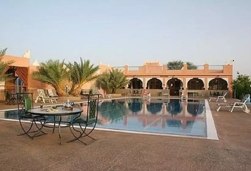 ホテル Village Touristique Bougafer