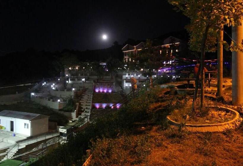 בית מלון כפרי Yenice Goknar